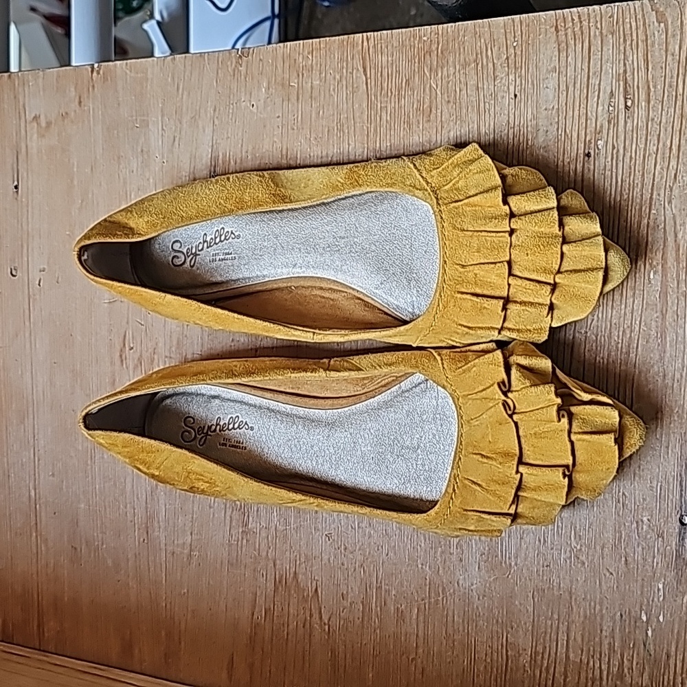 Gold suede flats from Seychelles size 8